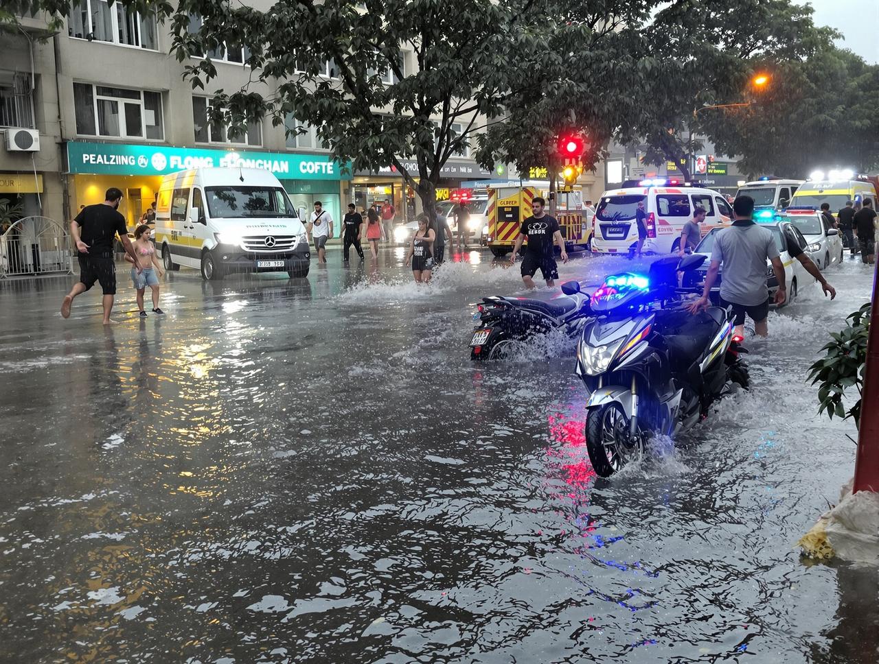 黑料 - 某城市突发暴雨引发内涝，多路段交通瘫痪